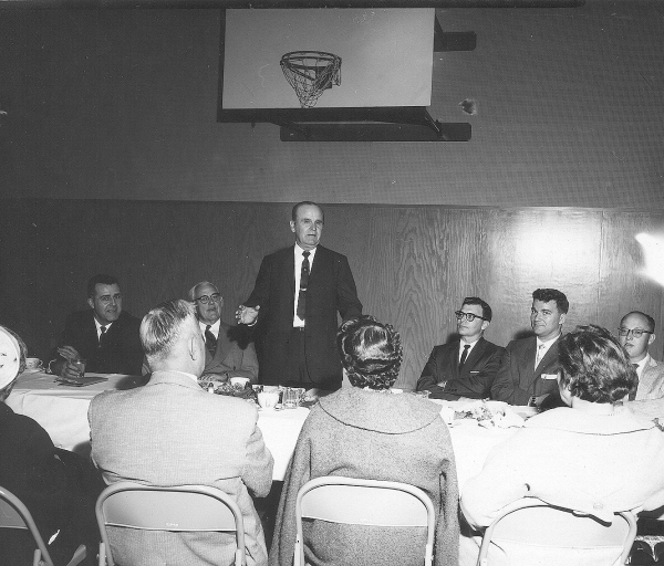 EcoleMinistere's tweet image. 💡 #ÉDM : Le saviez-vous ?

“Le #prédicateur est appelé à #prêcher le sien, et à le vivre également. Si vous ne pouvez pas le vivre, alors cessez de le prêcher. Mais vous êtes censé #vivre vos #sermons.”

61-0108 — Apocalypse, chapitre quatre, 3e partie #119
#Branham