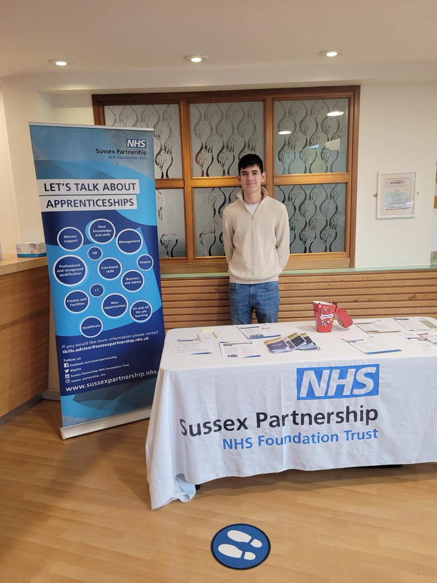 ☀️Today at Langley Green Hospital we've had a great day talking #apprenticeships with everyone. Feel free to drop on by, we're here until 3:30PM. You never know, this could be the start of a new chapter in your life! 🌱 #SkillsForLife @LGH_SPFT @beady_stace