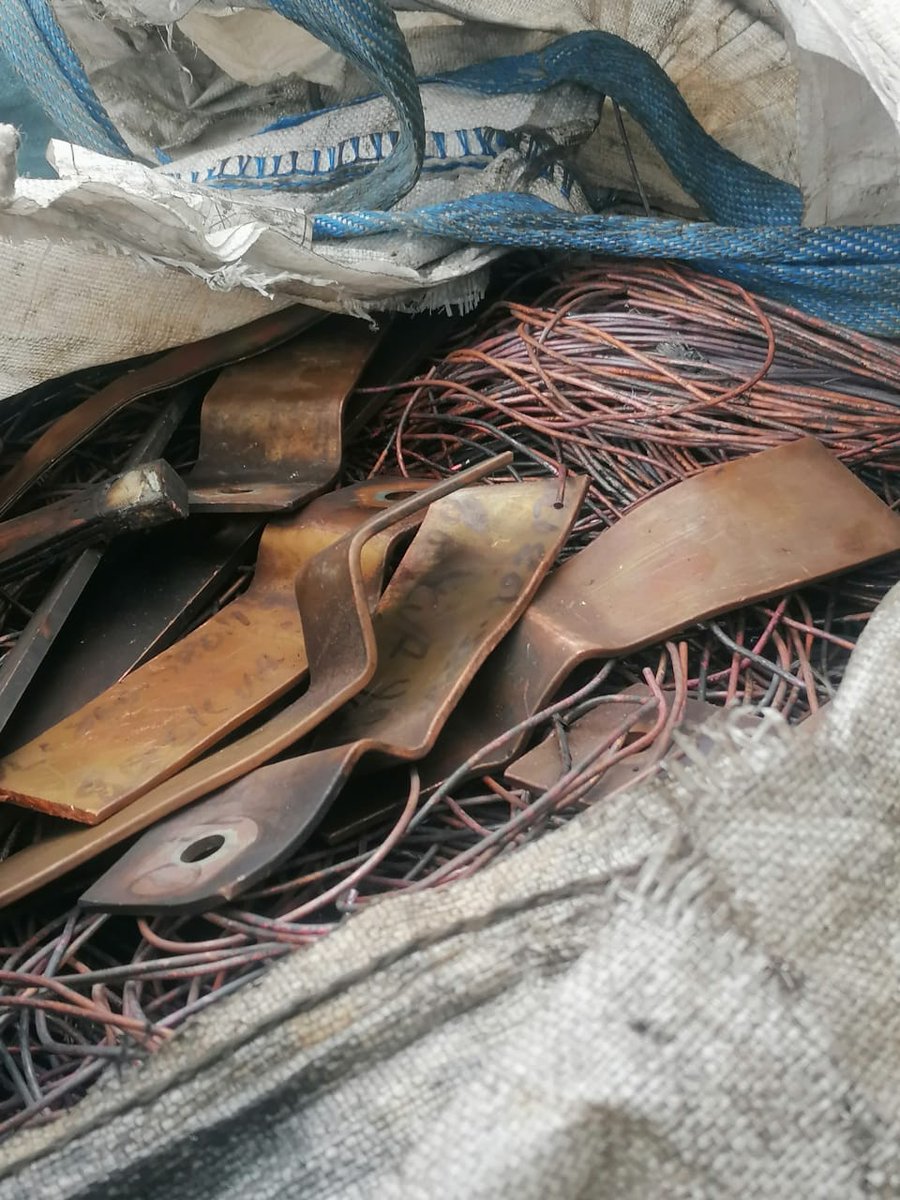 Suspects nabbed with almost R3 million worth of Eskom and Prasa copper cables  buff.ly/49mEdd1

#ArriveAlive #Theft #CopperCalbes #Eskom #Prasa <a href="/SAPoliceService/">SA Police Service 🇿🇦</a> <a href="/TruckAndFreight/">Truck And Freight</a>