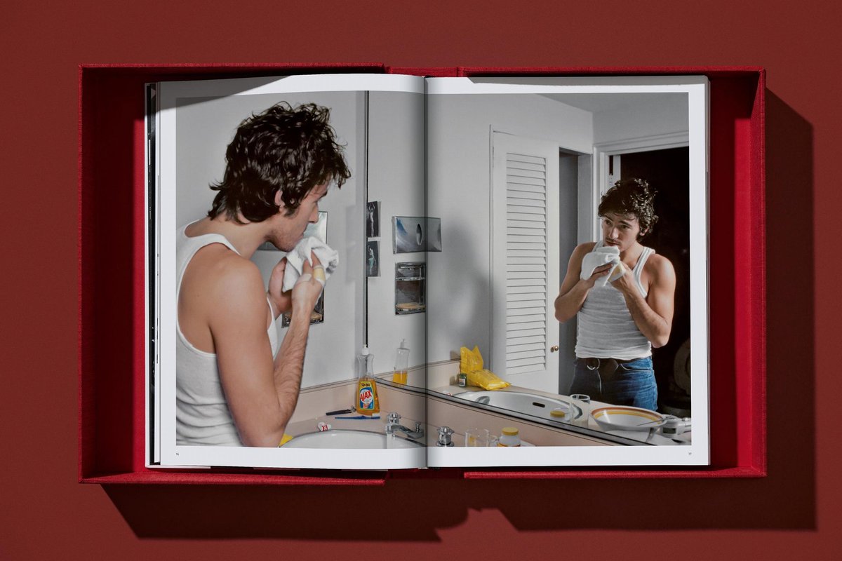 stoneponyclub's tweet photo. Fabulosa caja lujosa "BRUCE SPRINGSTEEN & THE E STREET BAND".
Por Lynn Goldsmith.
Editorial: Taschen.
364 páginas.
26,9 x 37,3 cm. Peso: 4,11 kg.
Edición limitada firmada y numerada de 1978 unidades.
https://t.co/I5vIIjVlmf
@springsteen @TASCHEN_Spain @Goldsmithphoto
#deluxebox https://t.co/xVyoHX9szv