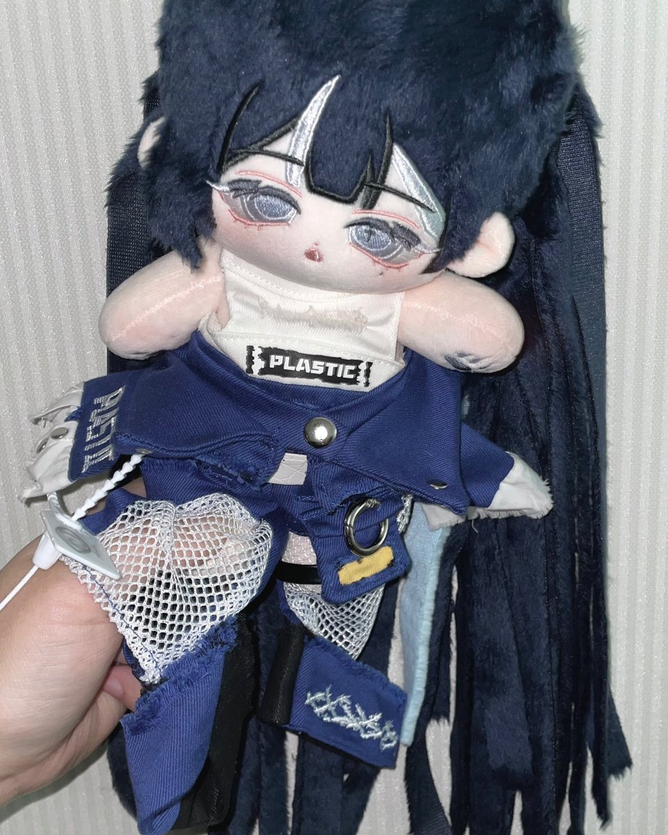 취향 가득 넣어 만들었던 무속성 갠제…🖤
너무 예뿌다ㅠㅠ 옷 하나 입히고 널부러졌지만…머리도 땋아서 다른 옷 입혀보고싶음