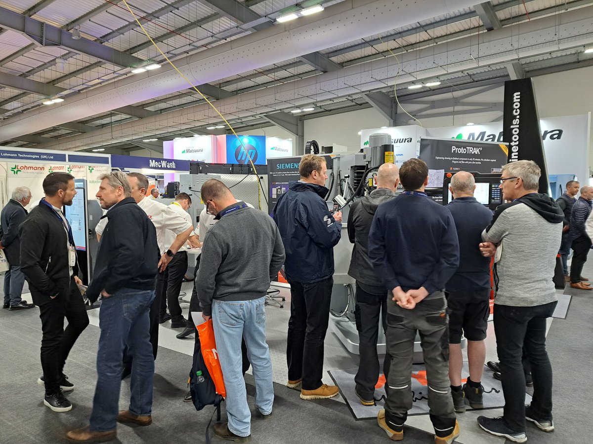 It’s a busy first day on the XYZ stand at Southern Manufacturing in Farnborough! The Exhibition is open until 4:30pm today & is on until Thurs 8th Feb (finish time 3:30pm). Come to see us on stands H260 & G260 to meet the XYZ team & see our machines in action. #xyzmachinetools