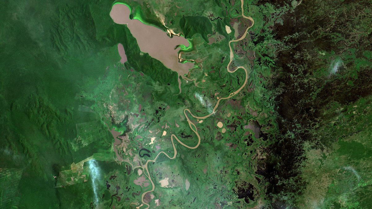 Pantanal, Corumbá/MS DIOTG @inpe_mcti Imagem CBERS-4 em cor verdadeira de 16/02/2020 evidenciando o traçado do Rio Paraguai. Veja esta e muitas outras imagens CBERS-4, CBERS-4A e AMAZONIA-1 em flickr.com/photos/observa…