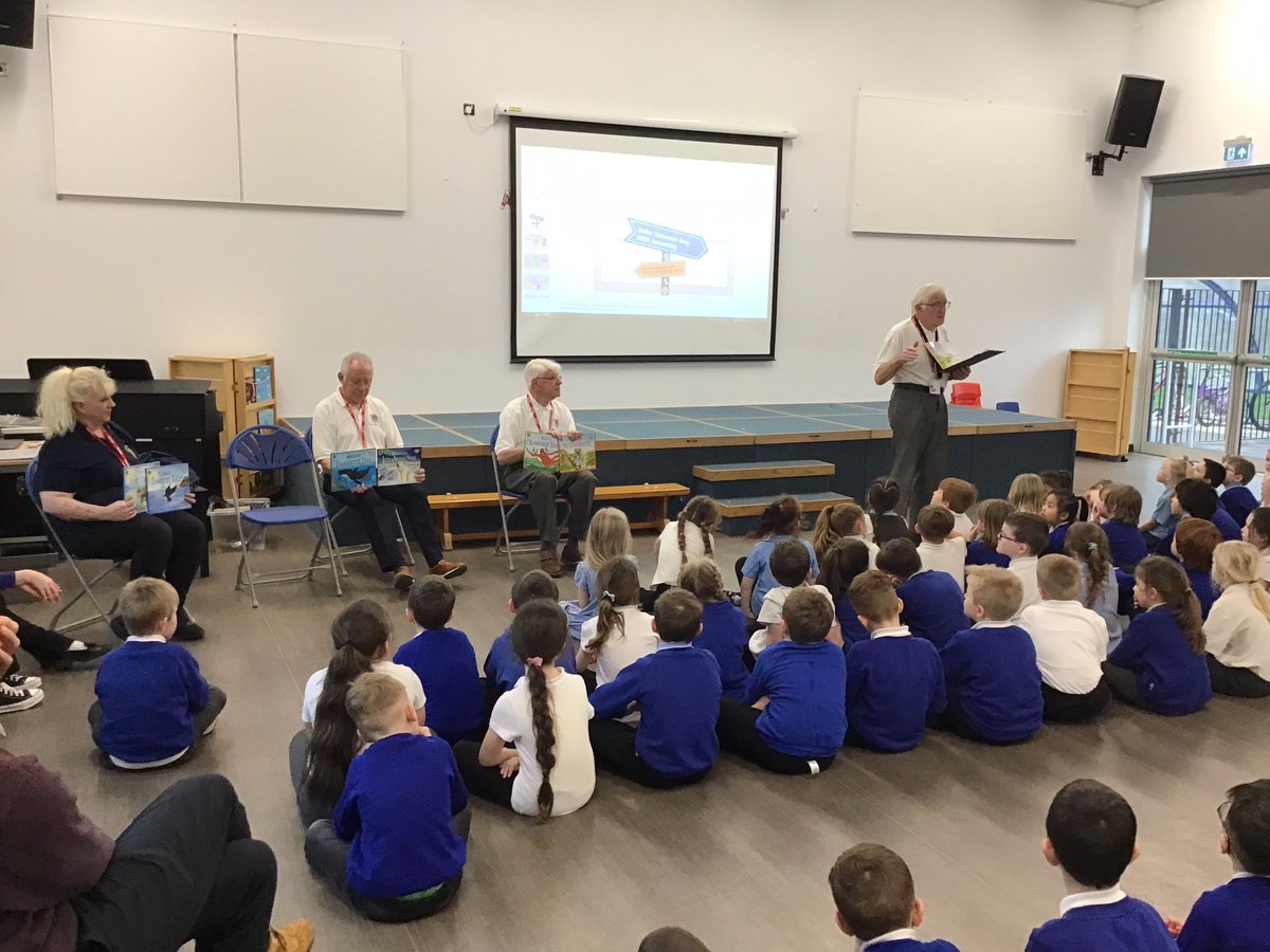 HilderthorpeSch's tweet photo. We had a lovely assembly learning about the work the Lions do and were presented with beautiful books about sustaining our environment, which have been kindly donated. #HildEng https://t.co/WudJsRtcl9