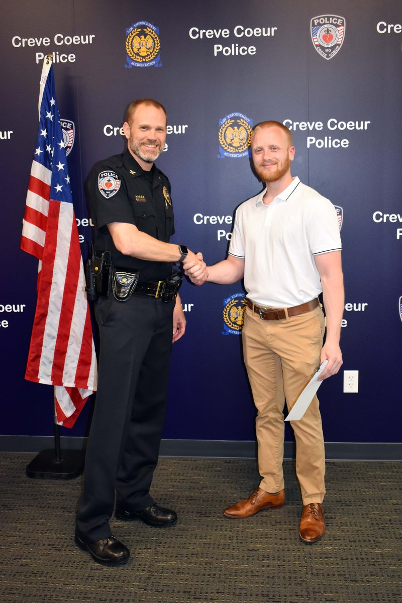 Happy work anniversary to Officer Leible who has been with our department for a year as of today! Officer Leible joined us from SLMPD and is known for being proactive. Thank you for your service!