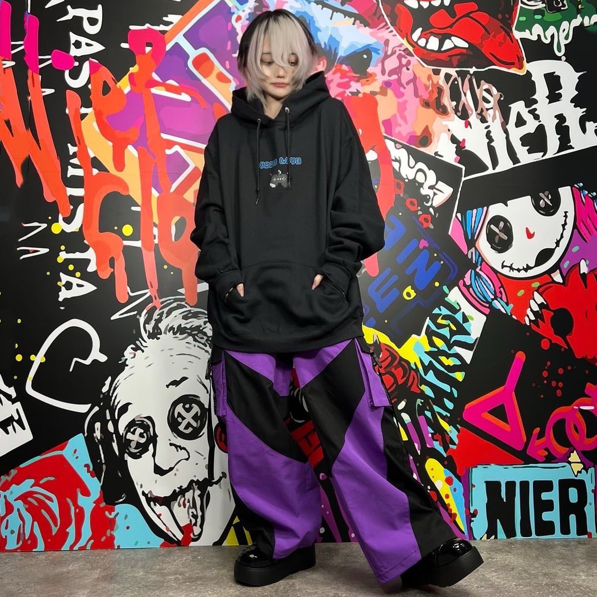 NieR_tokyo's tweet photo. 🎁本日〆切プレゼント企画🎁

4POCKET CYBER DESIGN PANTS

🎁3名様にプレゼント🎁

ユニセックスアイテムです🐰

◼応募方法
フォロー(@NieR_tokyo) &amp; RT
◼締切〆  本日24時

※鍵垢の方も対象内です。

是非ご参加ください🙇‍♂️🙇‍♀️ https://t.co/tPYiyKXHPV