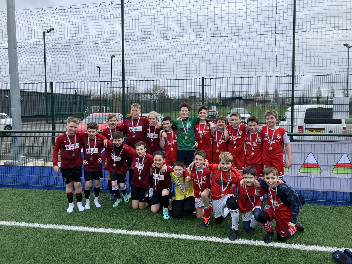 YsgolPenyGarth's tweet image. Ysgol Penygarth- 1st out of 48 schools. Cardiff and Vale Urdd football champions.