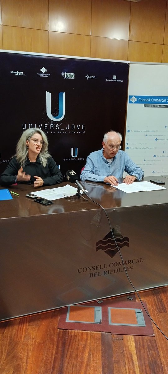 CCRipolles's tweet image. 👨🎓👩🎓 El 20 de febrer, 10è #UniversJove! La nostra fira d'orientació acadèmica de referència arriba amb prop de 60 estands i moltes novetats. Les han presentades el president, Amadeu Rosell, i la consellera comarcal de Joventut, Dèlia Duran.