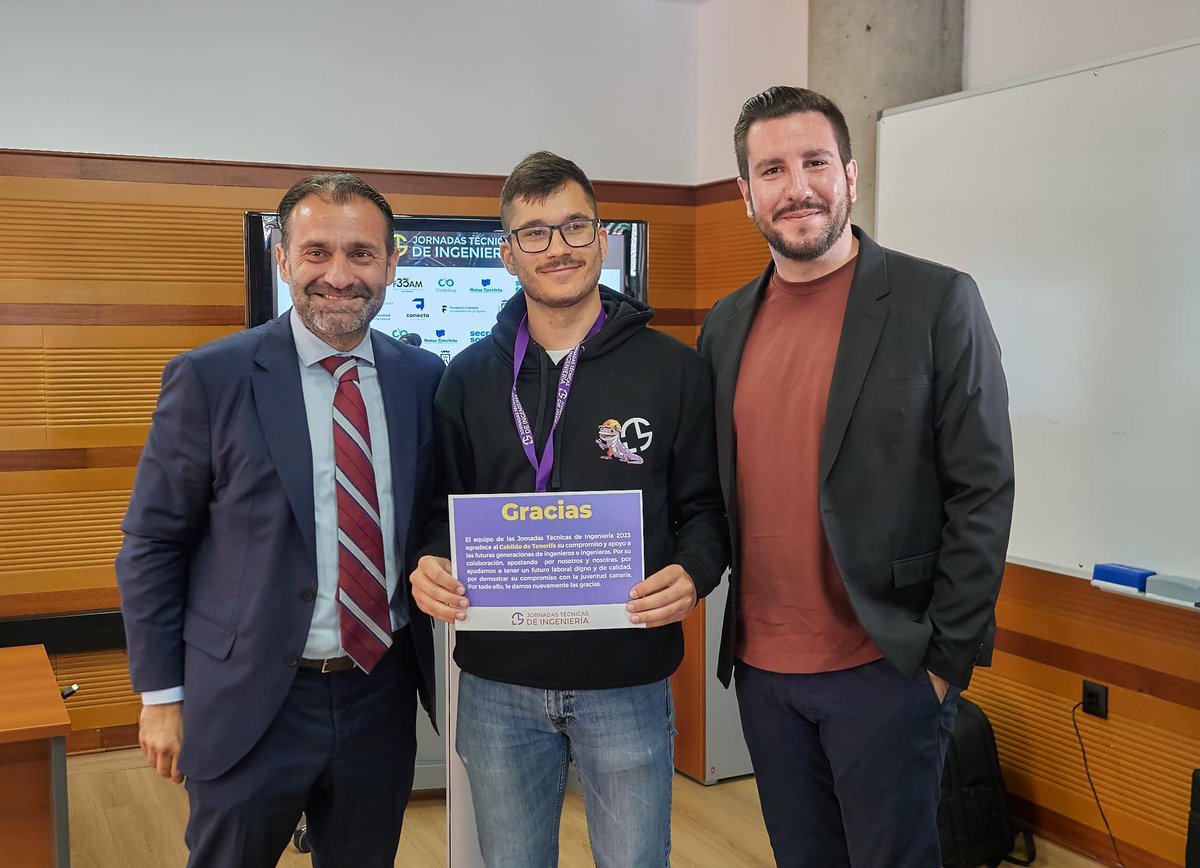 SerafinMesa's tweet image. 🙌🏼 ¡Mañana de inauguración! Hoy hemos inaugurado las Jornadas Técnicas de Ingeniería (JIT) en la Escuela Superior de Ingeniería y Tecnología de la @ULL. Junto al consejero de Industria, Comercio, Sector Primario y Bienestar Animal del @CabildoTenerife, @Manuelfdezvega, hemos…