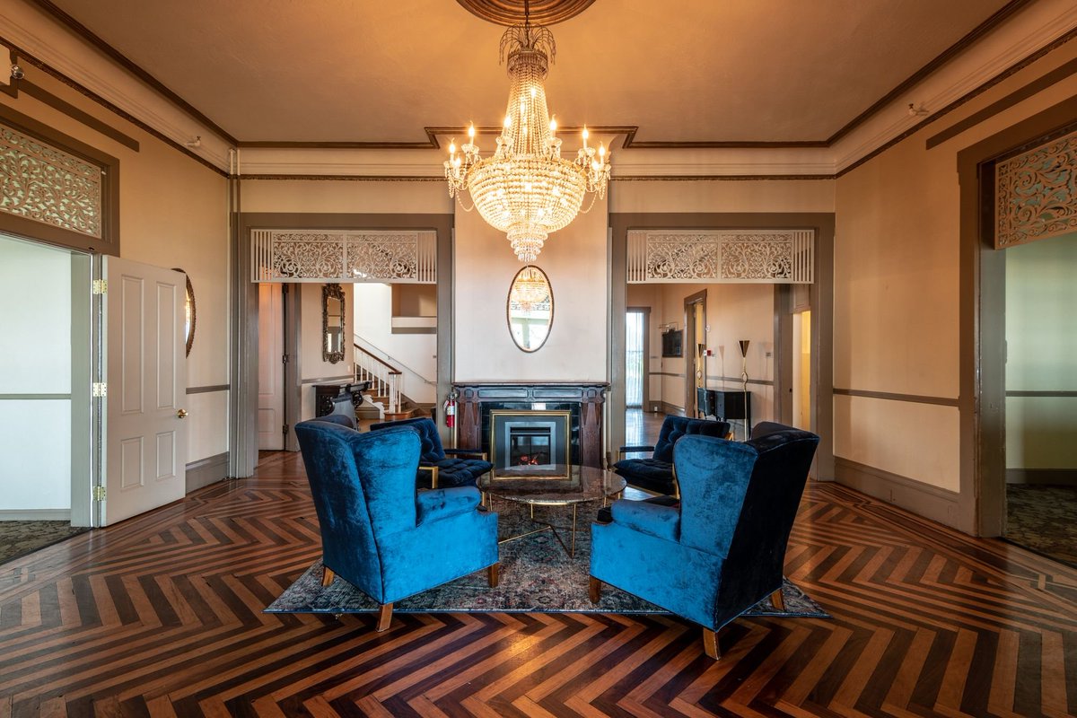 aiDotEngineer's tweet image. The AI Engineer World&apos;s Fair is confirmed for June 25 - 27 in San Francisco! 

Super Early Bird Tickets now on sale! Lock in the best rate by purchasing your ticket today, and use code TWEETY for an extra $100 off! Link in the next post🐦

Some more details about the event:…