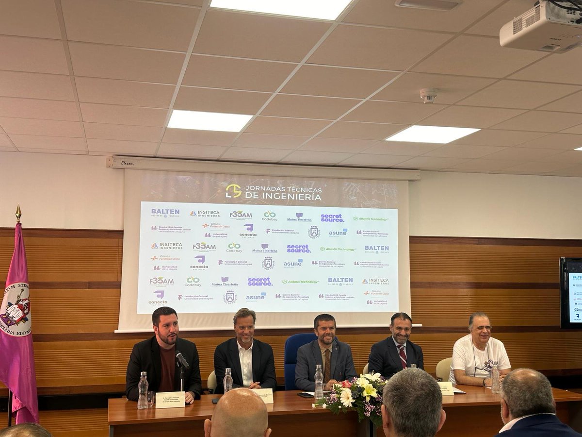 SerafinMesa's tweet image. 🙌🏼 ¡Mañana de inauguración! Hoy hemos inaugurado las Jornadas Técnicas de Ingeniería (JIT) en la Escuela Superior de Ingeniería y Tecnología de la @ULL. Junto al consejero de Industria, Comercio, Sector Primario y Bienestar Animal del @CabildoTenerife, @Manuelfdezvega, hemos…
