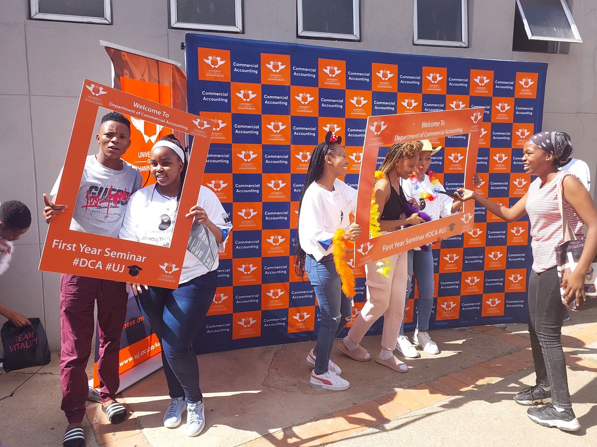UJComAcc's tweet photo. DCA warmly welcomes our 2024 first-year students! Joined by external stakeholders, we're committed to providing our newcomers with every opportunity from day one. Let's embark on this journey together! #ujcommacc #ujcommercialaccounting #ForYourNext #ujdca #UJAllTheWay https://t.co/ghwlSEjJX1