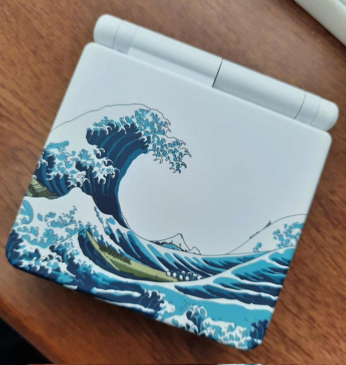 aportablemagic_'s tweet photo. ✨️My first mod ✨️
#GameBoy Advance SP with @funnyplaying 3.0 IPS screen with 8 brightness levels from @ZedLabz with a beautiful shell from @ExtremeRate. I'm super proud of it 😻 #gameboymod #pokemon #diy #gameboyadvance 1/2 https://t.co/lg8i5Bj5RO