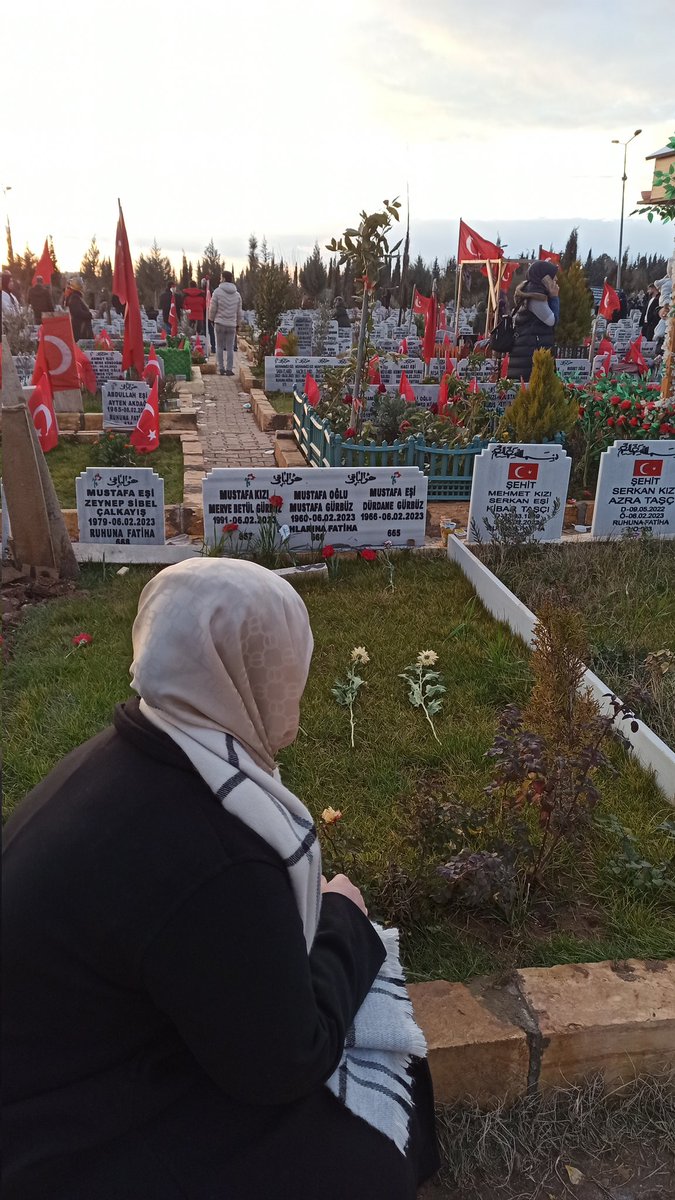 "güldüren de o'dur, ağlatan da."