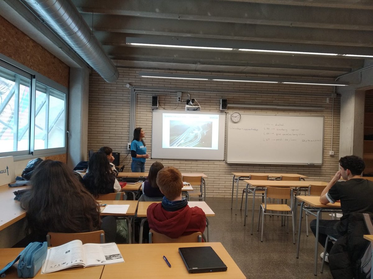 CarolineMvz's tweet photo. Another great experience being an ASEICA Cancer detective #CONÓCELAS #ASEICAMujer @ASEICANews No doubts we all had doubts about our career path at 18! I hope I could help and stimulate their curiosity towards Science @InsNouVila @UBDivulga @WAutophagy @CampusClinicUB @CellComBcn https://t.co/GSe5sWKkOU