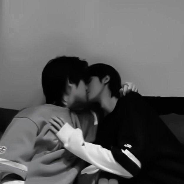 Sam__hw's tweet photo. ☆Au minsung🔞

Dónde Han entra como profesor de biología a una universidad y tiene que batallar con un alfa que está enamorado de él, o dónde Minho se enamora de su nuevo profesor y hace lo imposible para enamorarlo. https://t.co/BqDxcxDato