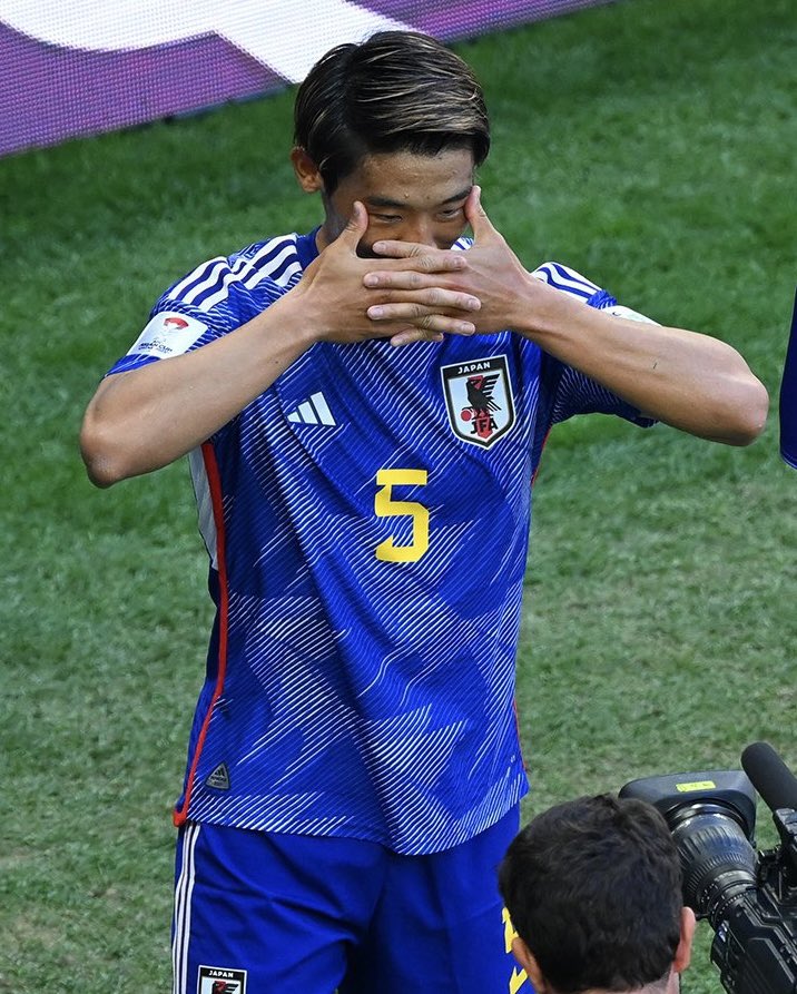 j_football_now's tweet photo. Hidemasa Morita after being eliminated by Iran: “We need instructions, guidance and a well-defined playing philosophy. We are forced to make decisions on our own, which is why we end up becoming hostages to the opponent's game, without instructions to follow.” https://t.co/dyfojD6uLG