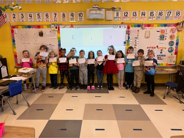 batavia_elem's tweet photo. #BulldogShoutOut #GoodNewsCallOfTheDay https://t.co/2IK9tIcl6V