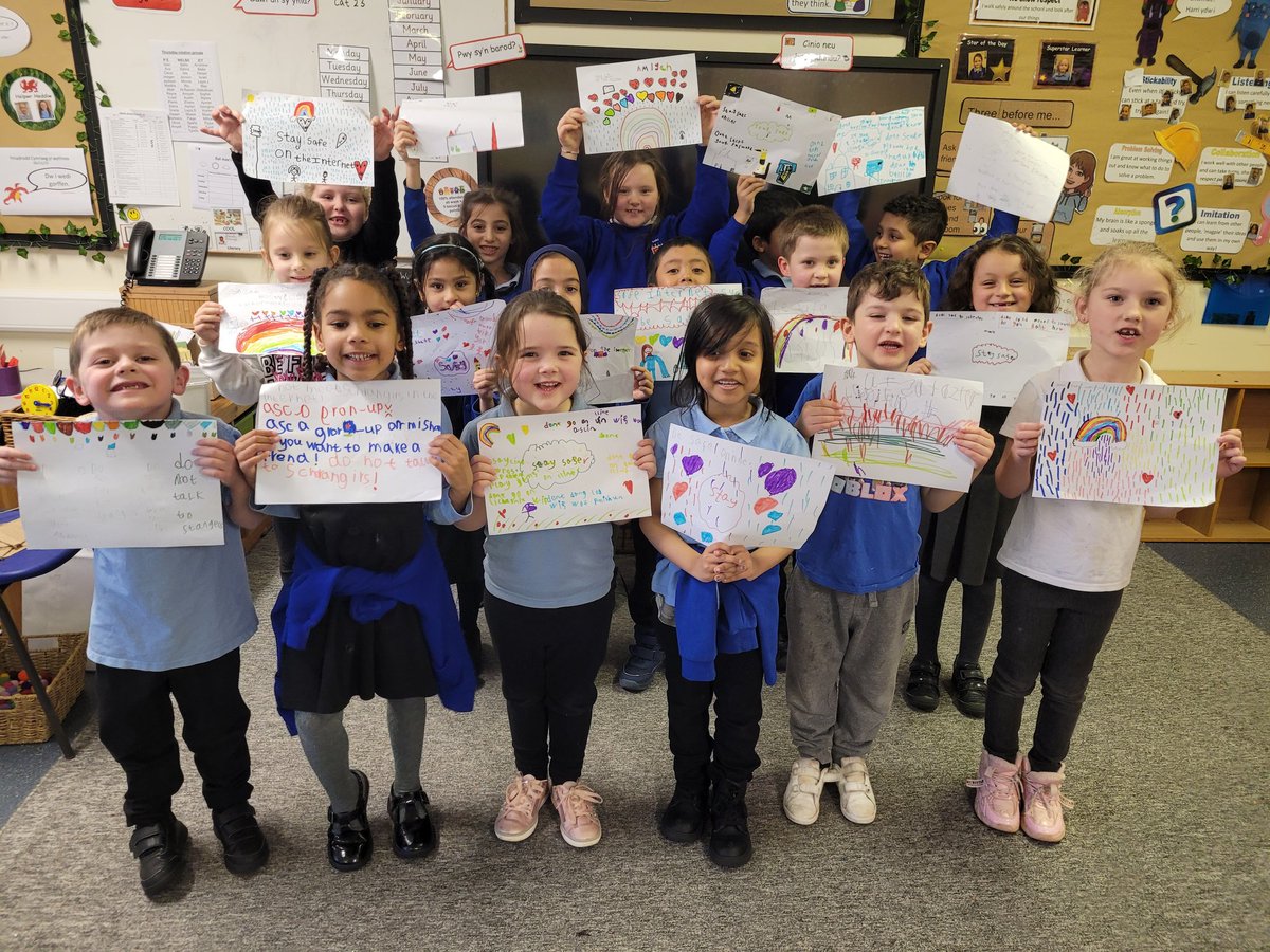 SchoolTrelai's tweet photo. In Puffins and Dolphins we have been learning about how we can stay safe when we use the Internet #Saferinternetday #tpsDigital https://t.co/ASQPoQCLON