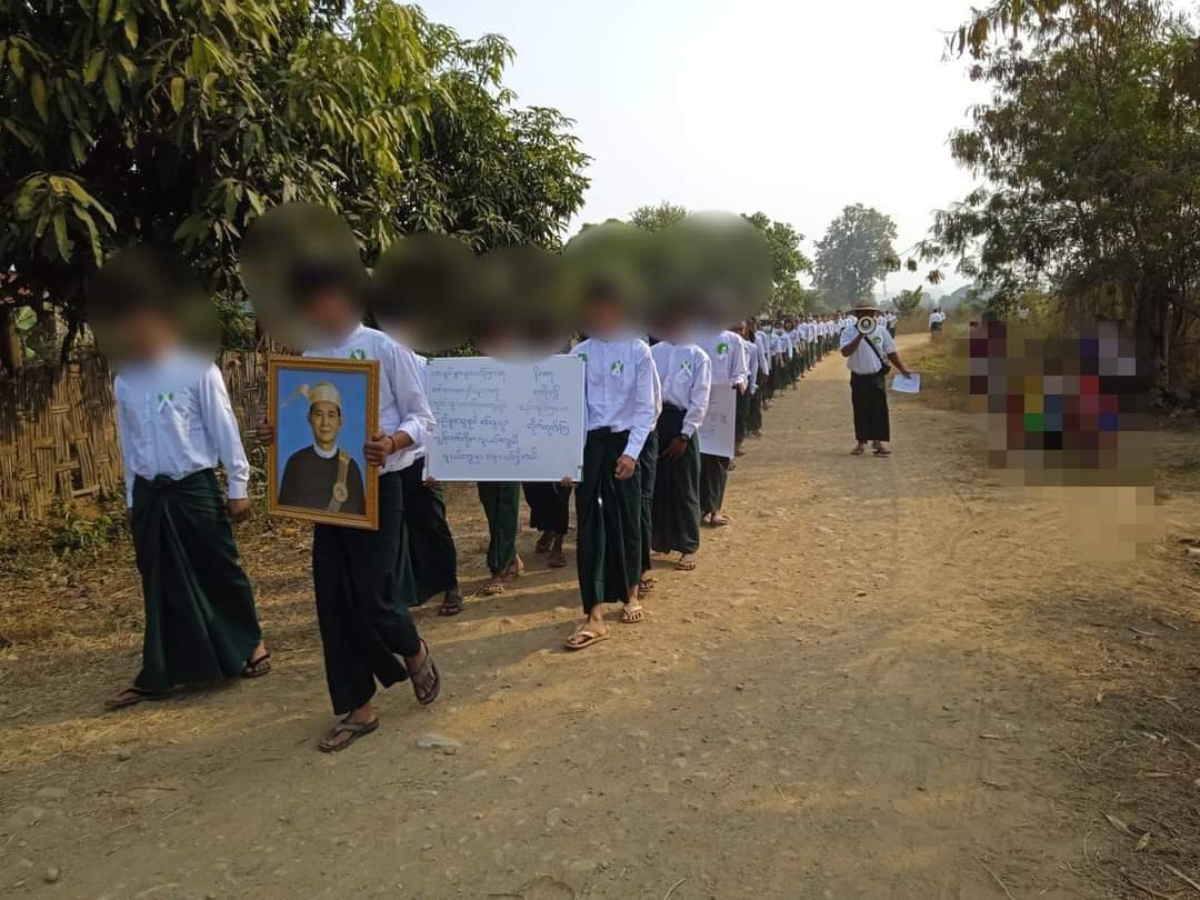 naingnaingaung's tweet photo. On Feb 1 in Magway Region, specifically in Gangaw Township, students from interim schools actively joined the #WhiteCampaign to commemorate three years under the military coup.
#SpringRevolution_3rdAnniversary
#2024Feb6Coup
#WhatsHappeningInMyanmar https://t.co/GiLZcyLxzC