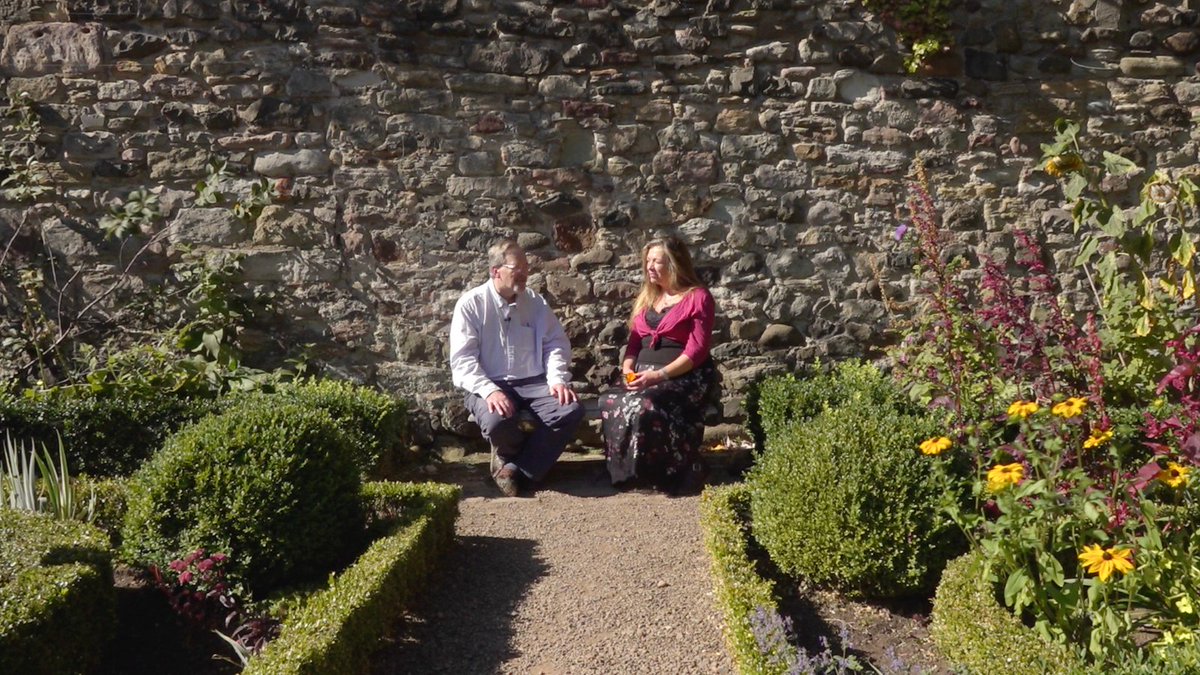 🎥Join Festival Director Donald Smith for the premiere of 'Green City: Healing and Hope', a new storytelling film exploring the grassroots movement to turn Edinburgh green. Thu 15 Feb, 7pm, at @ScotStoryCentre 🎟️bit.ly/greencity_heal…