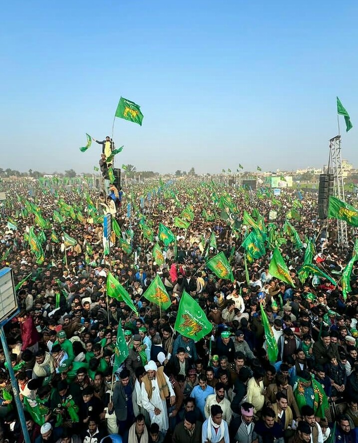 chAhmed_1's tweet photo. #KasurSherKa 
#فیر_فیر_فیر_شیر
#پاکستان_کو_نواز_دو https://t.co/89wTwVsJ2l