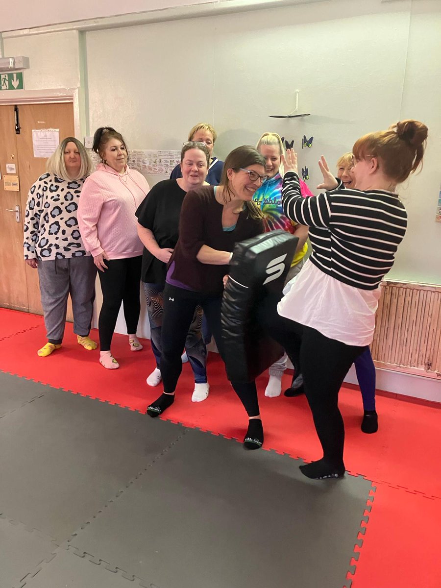 CicPhysical's tweet image. Laughter is the best medicine. Smile together, cry together, laugh together, heal together, grow together. 
Chwerthin yw'r feddyginiaeth orau. Gwenwch gyda'ch gilydd, crio gyda'ch gilydd, chwerthin gyda'ch gilydd, iacháu gyda'ch gilydd, tyfu gyda'ch gilydd. ❤️
#supportyoursisters