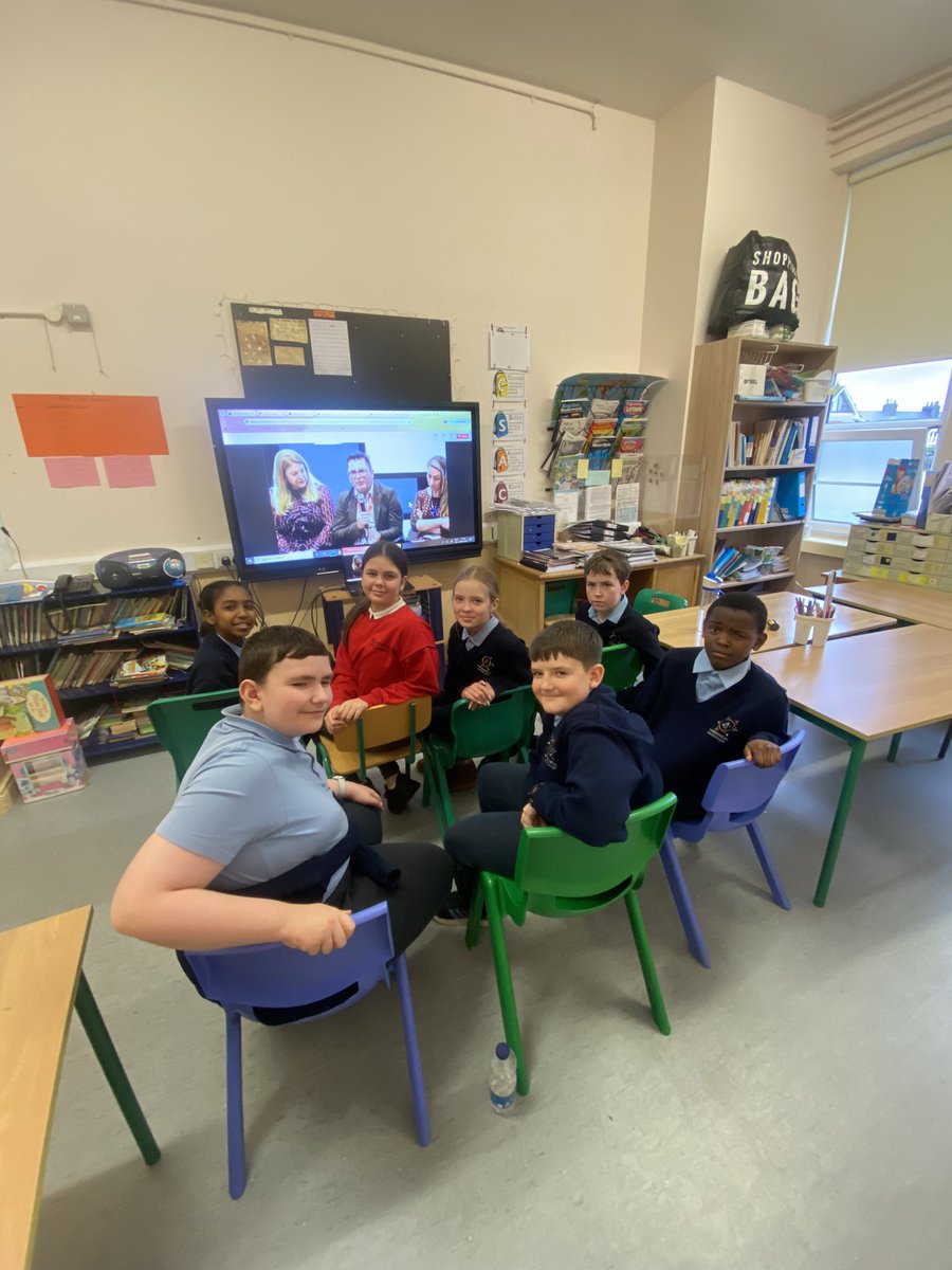 PresSrMullingar's tweet photo. So proud of our dreamspace ambassadors taking part in #SID2024 Tech in our world event. We had a great few weeks preparing for safer internet day and making a video for all our classes to watch today.💻 @webwiseireland @microsoftireland https://t.co/CwIBNDswFV