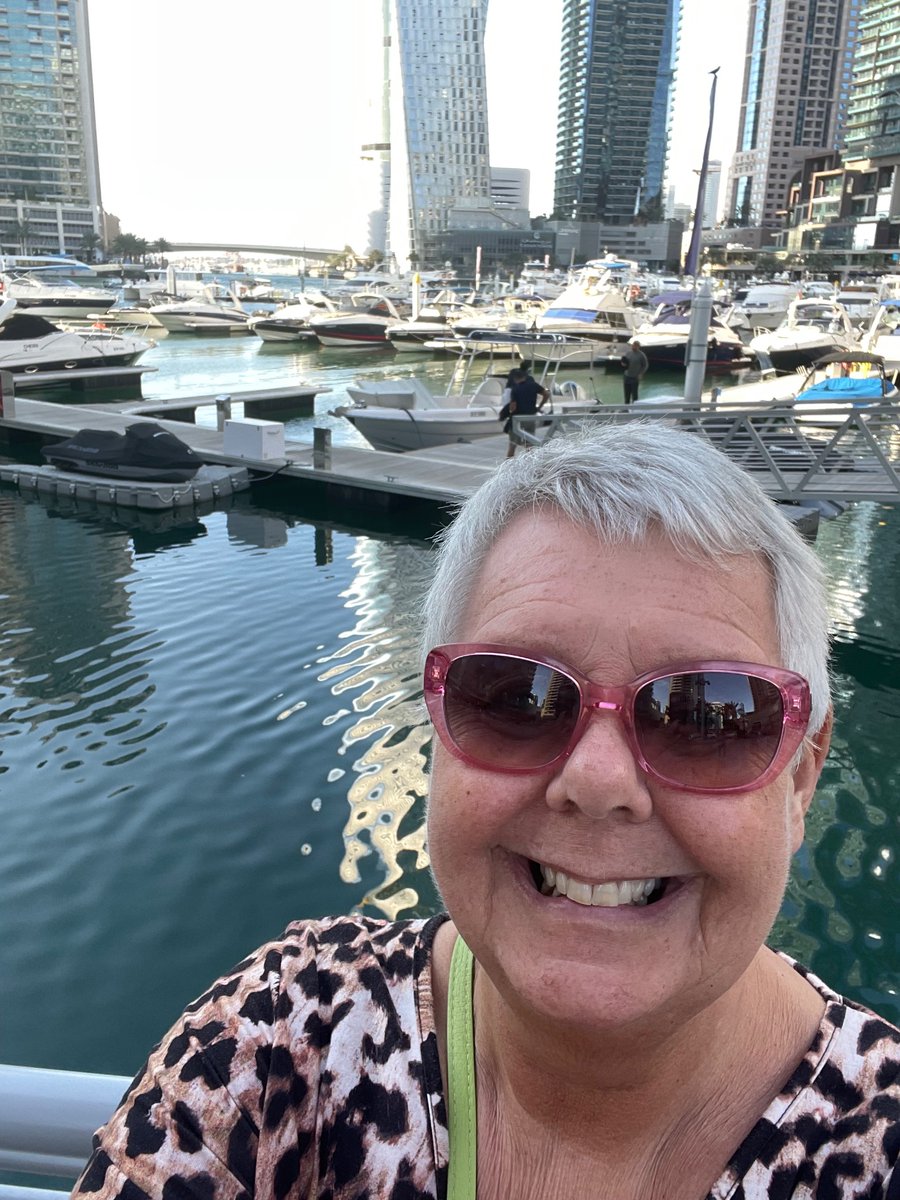 BevThomas252's tweet photo. #DubaiMarina with @garnwen https://t.co/P54z20LwPv
