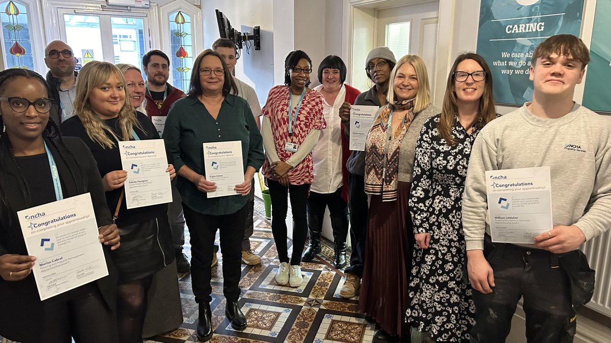 We love to celebrate apprentices! We popped over to @NottsCommHA to celebrate apprentices who’ve completed courses in property maintenance, business admin, health & social care and more. #NAW2024 #NationalApprenticeshipWeek #EmployerTuesday @Apprenticeships