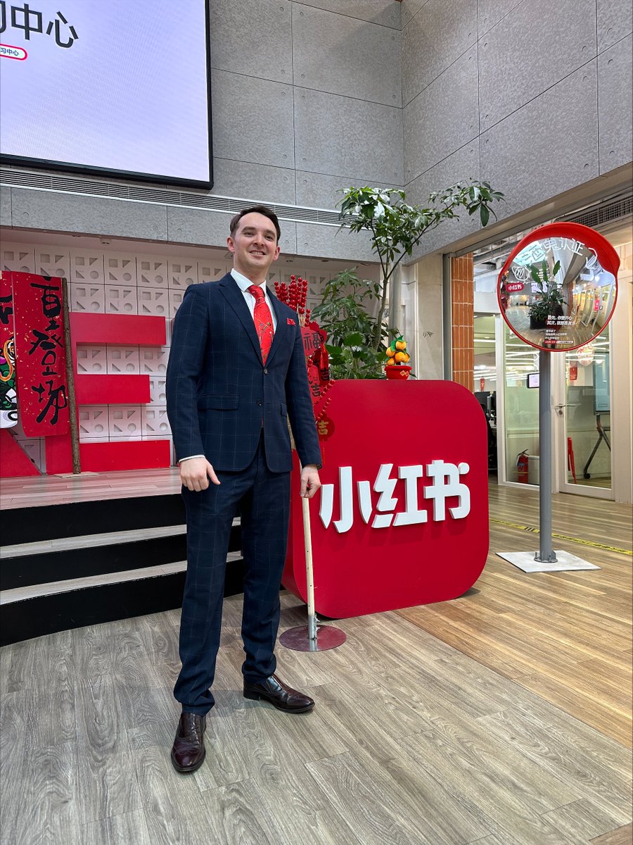 RegroupChina's tweet photo. Regroup team at the Red @Xiaohongshu offices today. This app is the current and next generation in content creation and social media
#red #xiaohongshu #littleredbook #socialmedia #contentcreation #rethinkChina https://t.co/ORLFkFgUC7