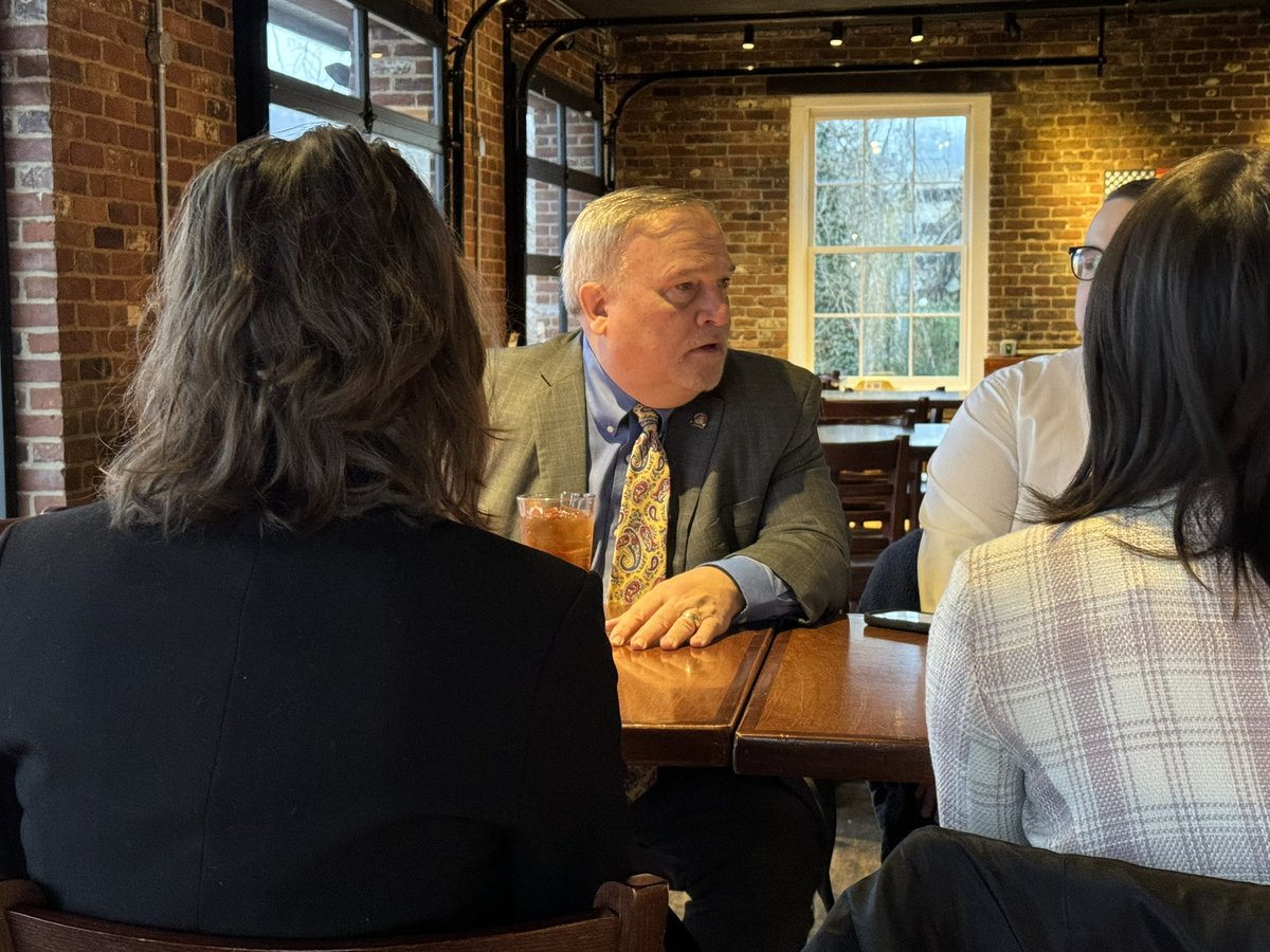 I talked w/ Frankfort Press Corps members @GoodwoodBrewing about the budget, lowering state income tax, education, childcare, the KY Constitution, CARR, Safer KY Act, DEI, abortion, elections & DJJ. We covered a lot of ground in 30 minutes! @KYSenateGOP @GovAndyBeshear #KYGA24