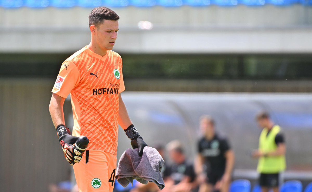 ScouTurk's tweet photo. Turkish Goalkeeper - 2004 Ed.

🇹🇷 Emre Bilgin - Beşiktaş 🇹🇷
🇹🇷 Jankat Yılmaz - Galatasaray 🇹🇷
🇹🇷 Semir Kaymakçı - Fürth 🇩🇪
🇹🇷 Serhat Öztaşdelen - Altınordu 🇹🇷
🇹🇷 Göktuğ Baytekin - BJK 🇹🇷
🇹🇷 Berkin Özgür - Bucaspor 🇹🇷
🇹🇷 Mehmet Erdoğan - Konya 🇹🇷
🇹🇷 Mustafa Çalışkan - Altay 🇹🇷

🧤 https://t.co/AzhKBKMpax