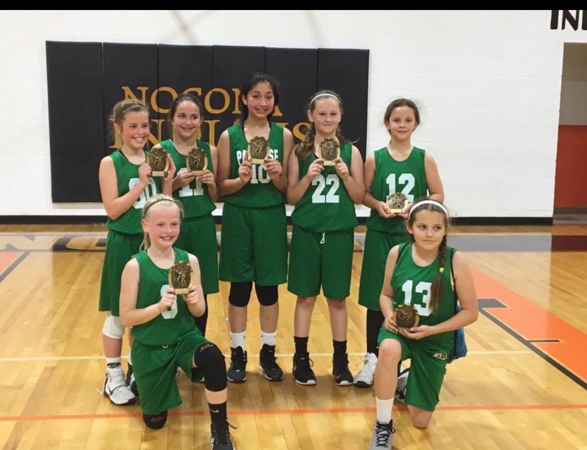 gazey_yates's tweet image. It’s senior night!  Two of my best friends are playing their last home game! I’ve been playing with Mo and Boo since I was in 4th grade and they were in 5th.  I’m going to miss them so much next year!  @morganmitschke @bforce03