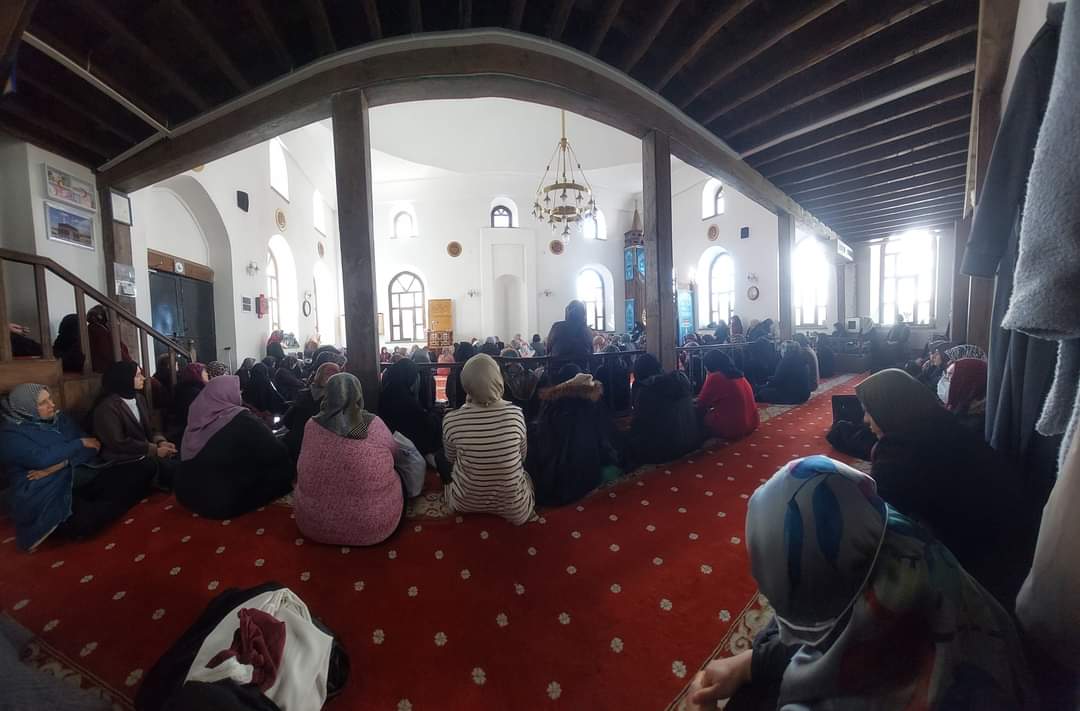 Sandıklı Müftülüğü Vaizesi Derya Özçelik 'in Şaloğlu Camisinde düzenlemiş olduğu Miraç Kandili Proğramına kadınlarımızla katılım sağladık.<a href="/kubrayigitbasi/">Doç. Dr. Kübra Güran Yiğitbaşı</a> <a href="/AfyonValiligi/">T.C. Afyonkarahisar Valiliği</a> <a href="/afyonmuftulugu/">Afyonkarahisar İl Müftülüğü</a> <a href="/SandikliKaymakm/">Sandıklı Kaymakamlığı</a> <a href="/ondercengel/">Önder Çengel</a> <a href="/sandiklibld/">Sandıklı Belediyesi</a> <a href="/mustafacol_/">Dr. Mustafa Çöl</a> <a href="/afyonkulturevi/">Afyonkarahisar Kadın Kültür Evleri</a>