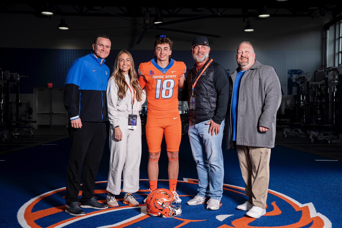 TySmith0531's tweet photo. Broncos Country… Let’s ride! #COMMITTED Excited for the next chapter! Thank you so much to all my incredible coaches. Let’s work! 🔵🐴🟠#BleedBlue @CoachCollins46 @Coach_SD @T_Rausa @brian_mcnamara9 @farrel_brock @athletics_hawks @steverausch17 @HKA_Tanalski https://t.co/N9VYGwjhPR