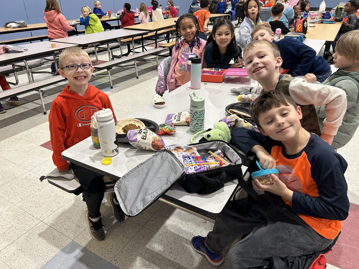 SolleyAACPS's tweet photo. We love seeing our #aacpsawesome students united in orange on #unityday24. https://t.co/DTyctJ8UpP