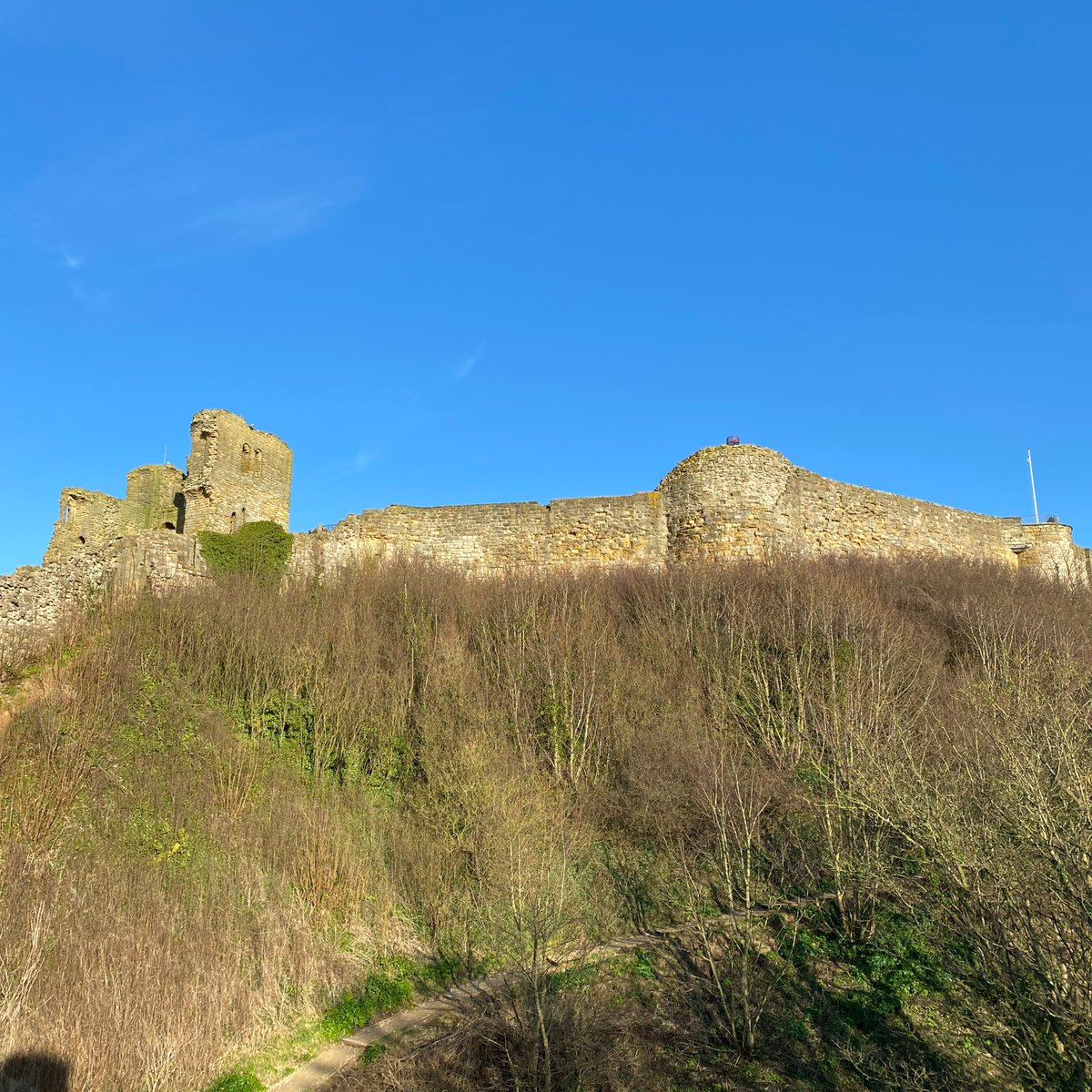 We're open every day of February half term so come on up to the castle for an awesome day out! 🏰✨ Plan your visit now 👉 english-heritage.org.uk/scarboroughcas…