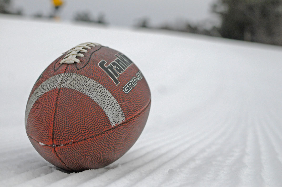 KingPineSkiArea's tweet image. 100% all trails open to kick off a week of ways to save inc. tonight's $20 Tuesday Night Deals, Sunday's Big Game full-day at half-day rate special, then next Wednesday's Valentine's Day 2-For-1. kingpine.com/tickets-passes… ⛷️🏂🏈💘 #SkiDeals #SuperbowlSunday #ValentinesDay #KingPine