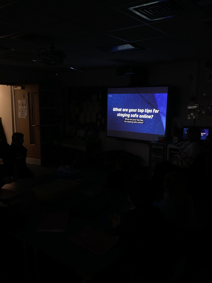 StSebsY3's tweet image. Today is #SaferIntenetDay and Y3 discussed the different ways we can remain safe on the internet #SebsComputing #SebsPE @StSebastiansPri