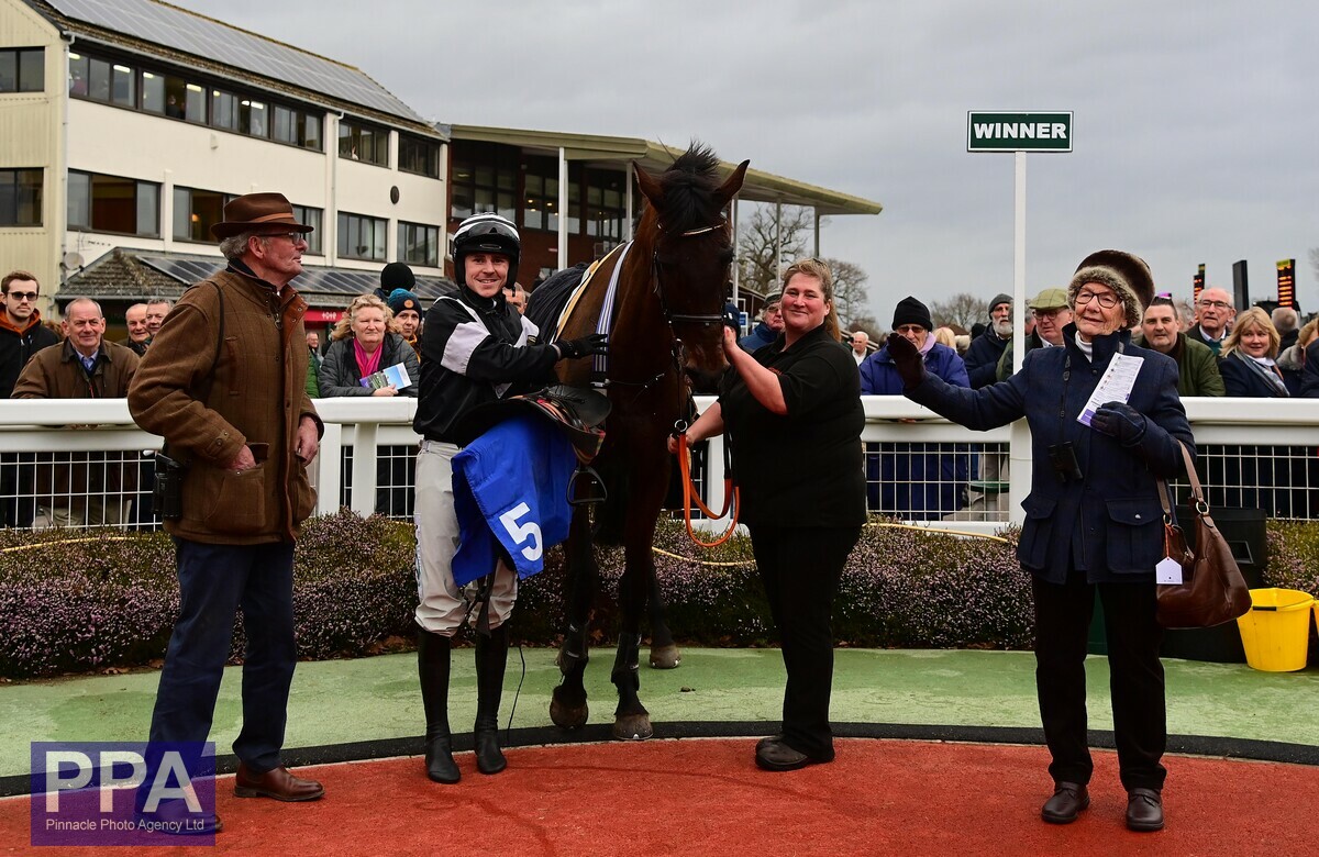 PPA Sports Content (@ppauk) on Twitter photo π - π₯πππ ππ’π¨π₯ πͺππ‘π‘ππ₯ - π
Victory for Merry Monty, ridden by <a href="/Brian_Carver/">Brian Carver</a> and trained by Chris Down, takes the Broadway & Horton Cricket Club Novices' Handicap Chase at <a href="/TauntonRacing/">Taunton Racecourse & Conference Centre</a>
<a href="/TauntonRacing/">Taunton Racecourse & Conference Centre</a> @wmnsport @somlivesport <a href="/HiggsonHorses/">Martin Higgs</a> <a href="/WMNHorses/">WMN Horses</a> <a href="/RacingPost/">Racing Post</a> π - π₯πππ ππ’π¨π₯ πͺππ‘π‘ππ₯ - π
Victory for Merry Monty, ridden by <a href="/Brian_Carver/">Brian Carver</a> and trained by Chris Down, takes the Broadway & Horton Cricket Club Novices' Handicap Chase at <a href="/TauntonRacing/">Taunton Racecourse & Conference Centre</a>
<a href="/TauntonRacing/">Taunton Racecourse & Conference Centre</a> @wmnsport @somlivesport <a href="/HiggsonHorses/">Martin Higgs</a> <a href="/WMNHorses/">WMN Horses</a> <a href="/RacingPost/">Racing Post</a>