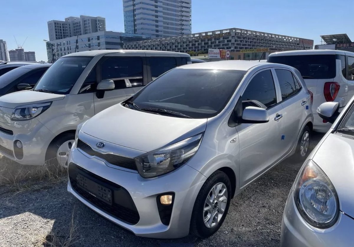 tumspums's tweet photo. Продаю KIA Morning, 2017 
Пригнана с Кореи в прошлом году, вся в родной краске. На новой зимней резине. 9200$ https://t.co/x9tLrpMuoU