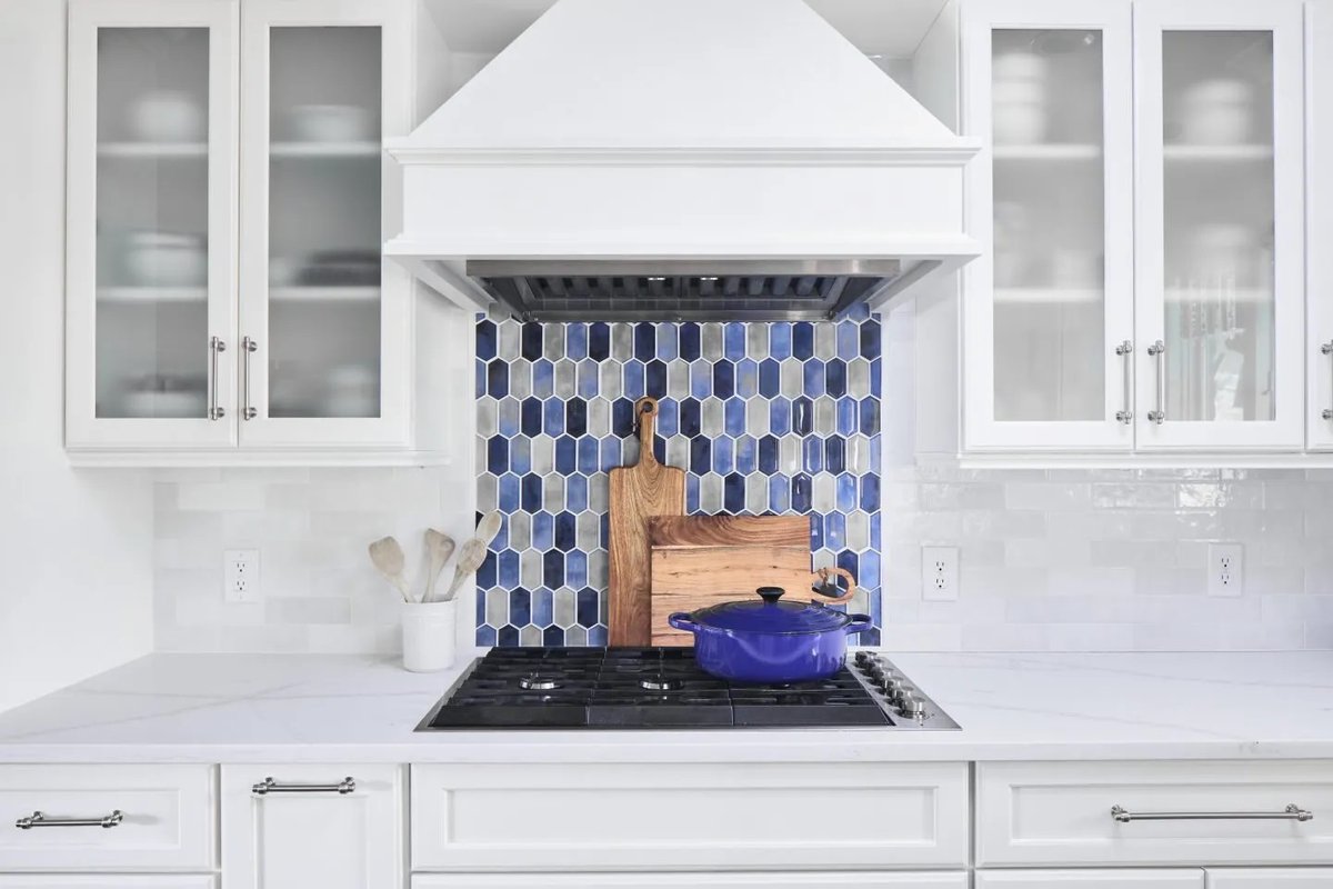 Live_ACo's tweet photo. This week's #TransformationTuesday feature!

Start your kitchen, bath or flooring remodel by scheduling a free consultation➡https://t.co/5jkMnV3SfO https://t.co/4vpQUqZEQV