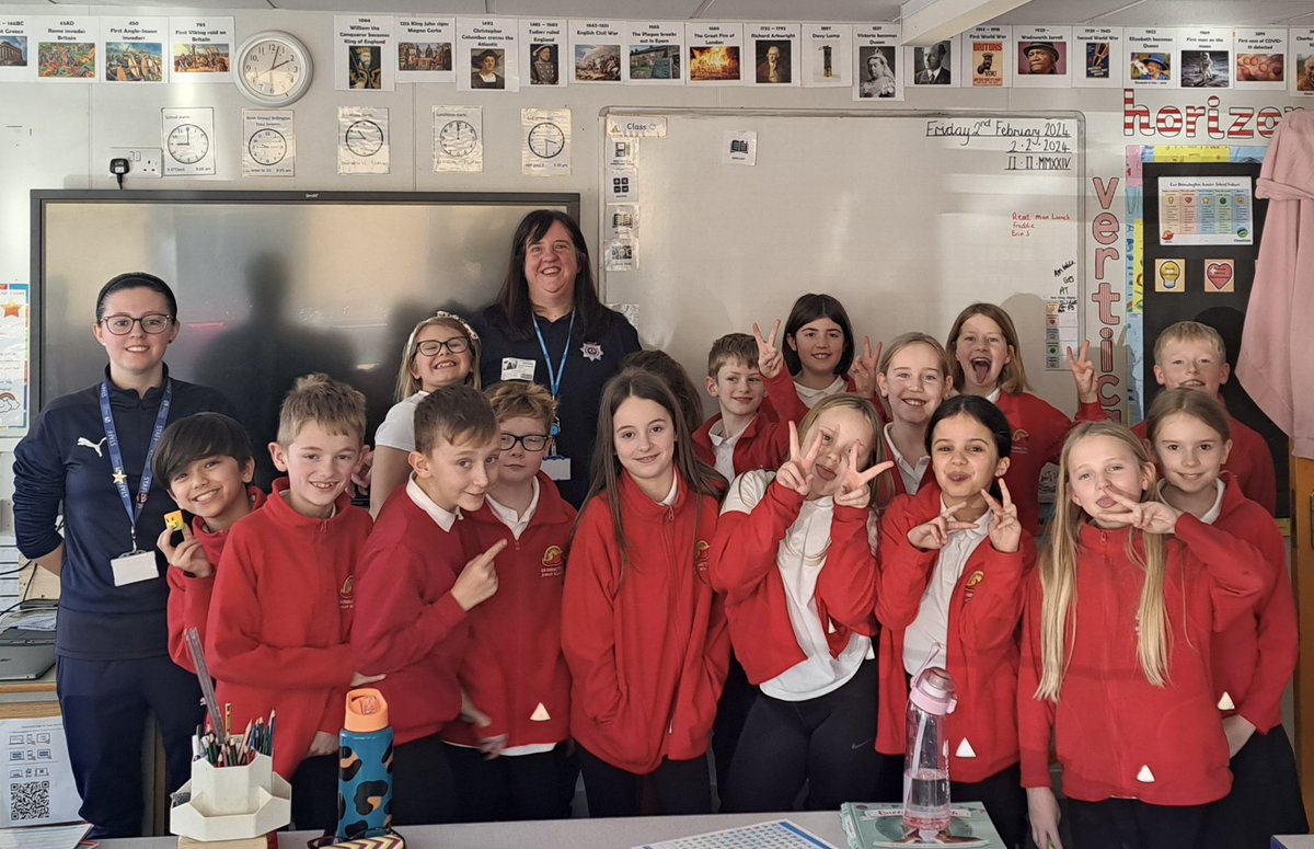 Since September, Derbyshire PLOD PSCO Sue Gouldsbrough and CFCCT Coach Alyss, have been working together to deliver British Sign Language workshops within a number of our partner schools. 👮🏫
