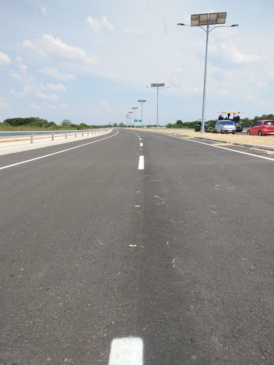 📌 Puente Héroes del Chaco: comenzó la retirada de equipos y personal de la zona de obras

Se completó la pavimentación asfáltica, queda por finalizar un tramo del sector del viaducto, así como detalles finales para su puesta en servicio.

👉 bit.ly/42BI7wn