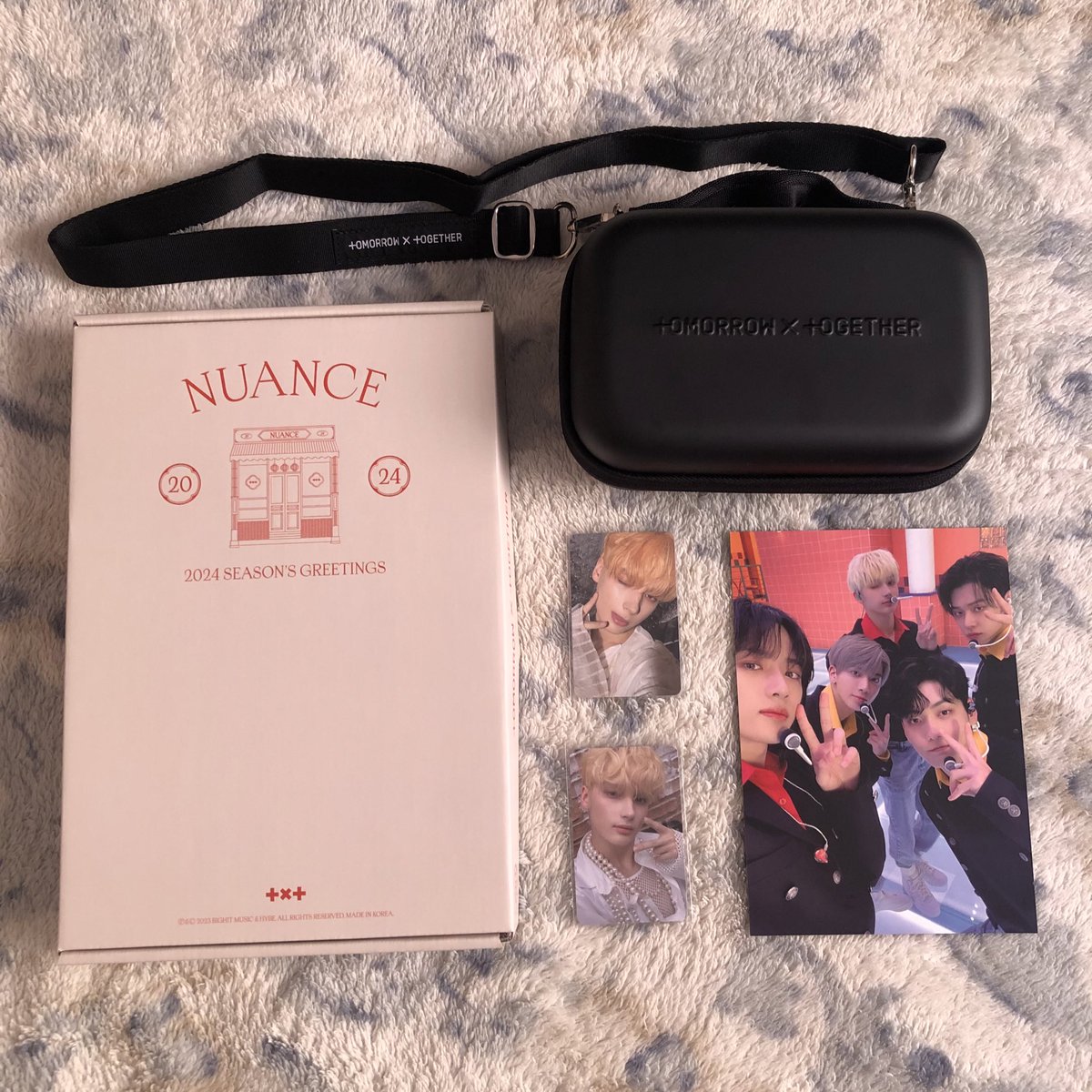 Feedback MEGA POSITIVO para <a href="/YeonjunPink/">let 𖣂</a> que intermediou a compra do Season’s Greeting’, Lightstick Case e também pela ceg dos cards do Hueningkai. Muito obrigada pela ajuda e pelo mimo amiga 🥹🫶🏼
