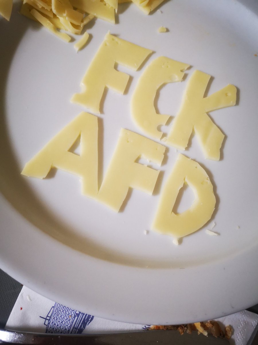 KEIN PLAN WAS ICH SONST MIT KÄSE MACHEN SOLLTE