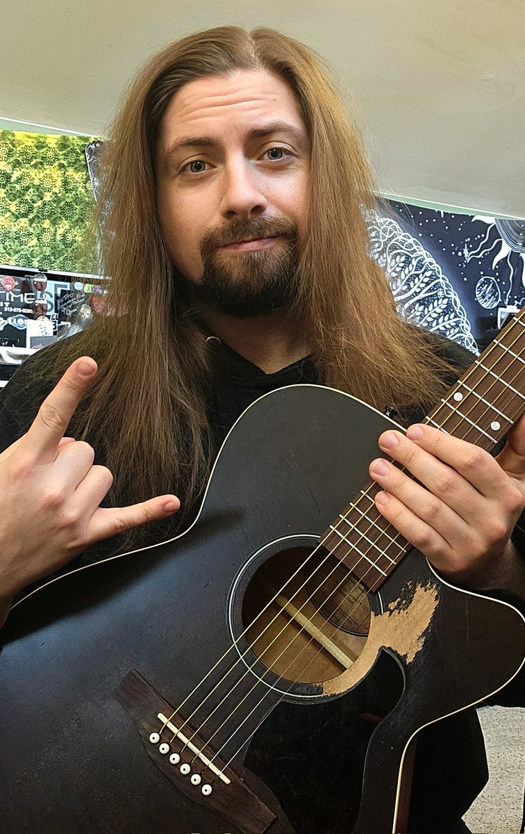 Going live now at Twitch.tv/ebx_jonny to play some song requests, let's go!! 🎵🎶🎼