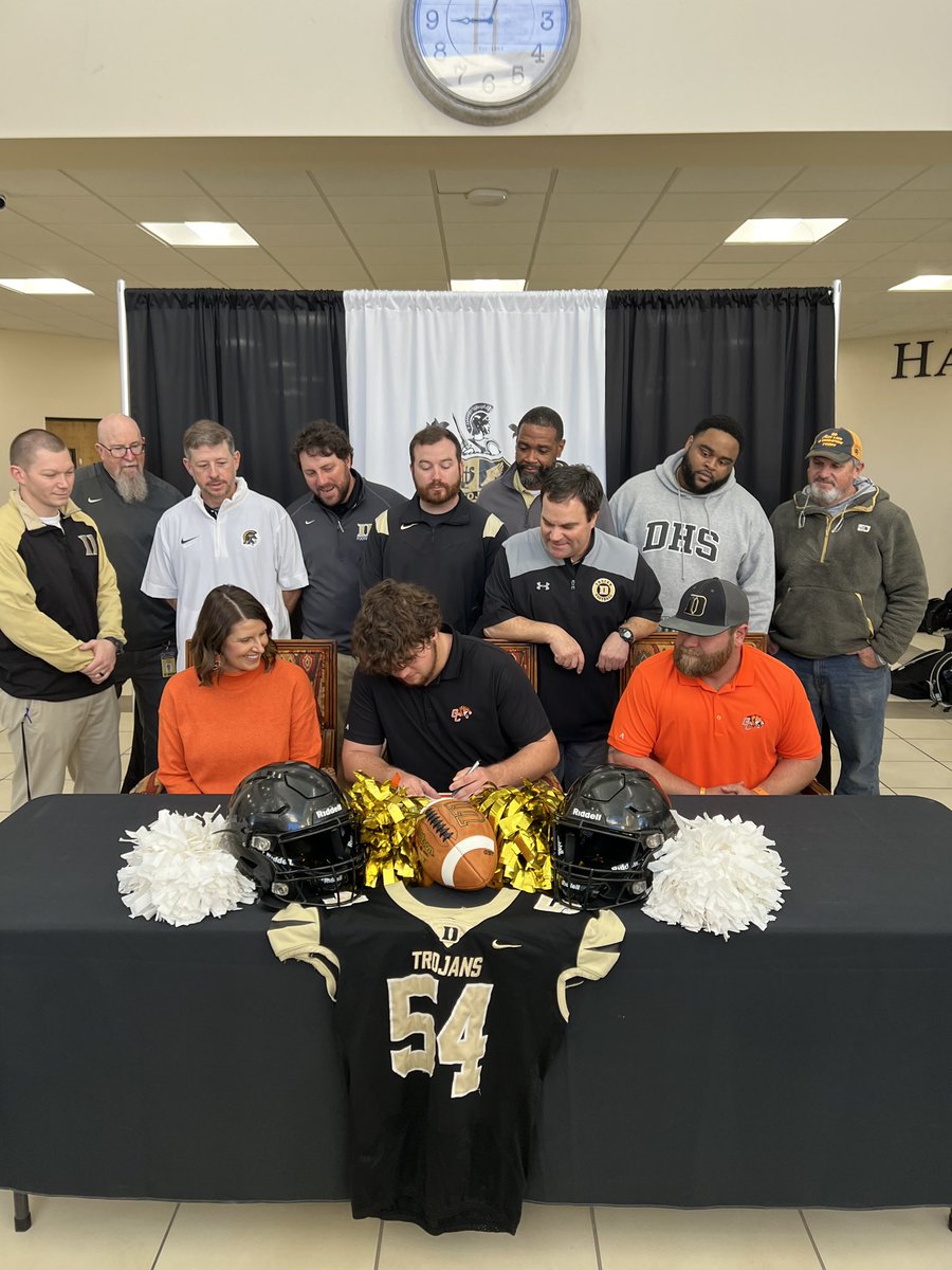 nathanpaschall6's tweet image. It’s official! 🟠⚫️🐅 @Gtown_Football @GtownCoachO @CoachDC14 @JohnPerin @dburgfootball