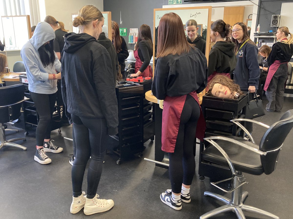 jackieandrews11's tweet photo. @UHIMoray @SchoolsUHIMoray S3 Pathway Groups Taster Day @morayyouthwork @forresacademy1 @LossieHigh @SpeysideRector @ElginHighHT @DhtHigh @MilnesHigh @EmmaInnes13 Great Day 😀 https://t.co/LLAdixawPQ